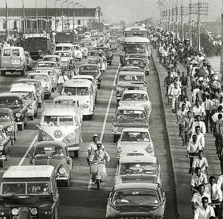 Traffic in Lagos, 1960.