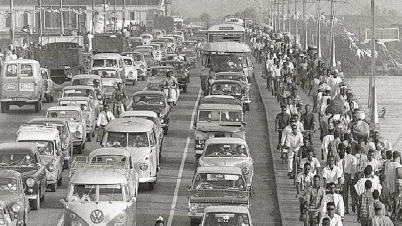 Image of Right-Hand-Drive Nigeria; Traffic in Lagos, 1960.